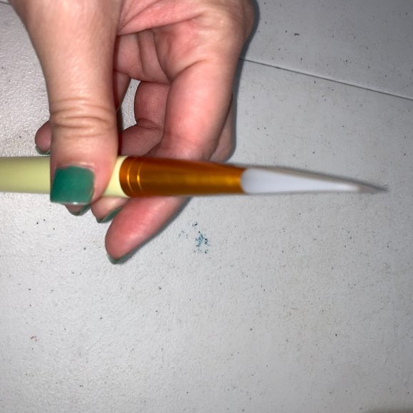 *Free Gift* Silicone Skincare Paddle Brush - Picture 3 of 3